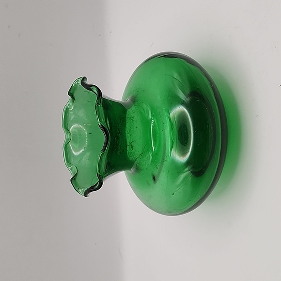 Vintage Green Glass Vase 3.5" - Picture 3 of 7